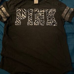 VS pink black/white T-shirt